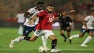 محمد صلاح يصدم مشجعا قبل مباراة مصر وبلجيكا