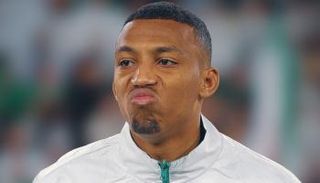 بلغالي مدافع منتخب الجزائر