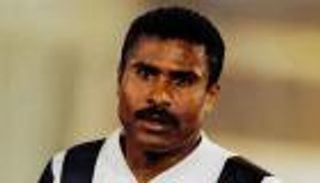 مساعد السويلم.. وفاة نجم الشباب والكرة السعودية 