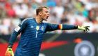نوير وكورتوا يطاردان عرش الشباك النظيفة في كأس العالم