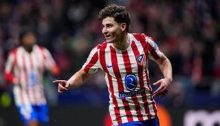 جوليان ألفاريز مهاجم أتلتيكو مدريد
