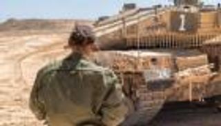 &laquo;الحريديم&raquo; غاضبون.. والنساء تهدد دبابات الجيش الإسرائيلي