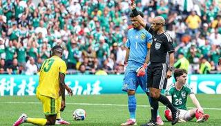 أول بطاقة حمراء في كأس العالم 2026