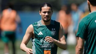 أنيس حاج موسى لاعب منتخب الجزائر