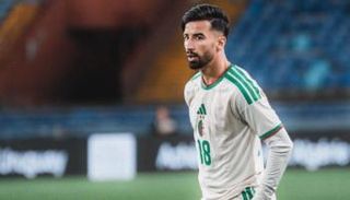 عمورة مهاجم منتخب الجزائر