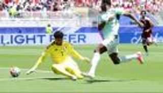 رجل مباراة قطر وسويسرا.. محمود أبو ندى يبكي أمام الكاميرا (فيديو)