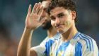 هدف برشلونة وريال مدريد.. جوليان ألفاريز يغيب عن الأرجنتين ضد الجزائر