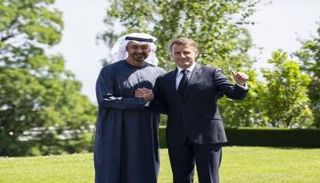 الشيخ محمد بن زايد آل نهيان رئيس دولة الإمارات خلال لقاء ماكرون