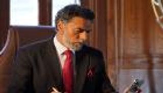 محمد علاء: لا أجيد تقليد الآخرين و&laquo;الروح&raquo; أهم ما في التمثيل (خاص)