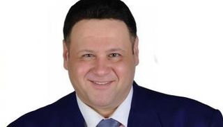 الفنان عمرو يسري