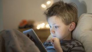 استخدام مواقع التواصل