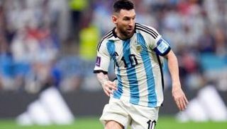 ليونيل ميسي قائد منتخب الأرجنتين
