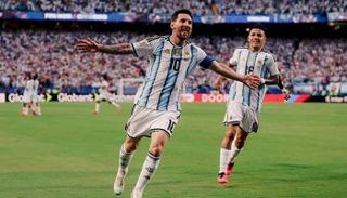 ليونيل ميسي قائد منتخب الأرجنتين