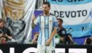 انضم لرونالدو وبيليه.. ميسي يدخل نادي الهاتريك في كأس العالم