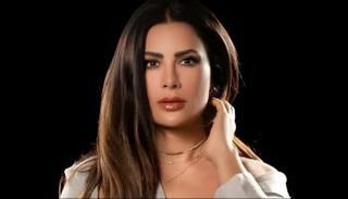 الفنانة صبا مبارك