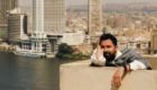 بين النيل وأسطح القاهرة.. أحمد حاتم بإطلالة تخطف الأنظار