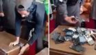 طالبان تلاحق الهواتف الذكية.. حظر بدوائر الحكومة ومخاوف من التعميم