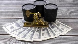 الذهب والدولار والنفط