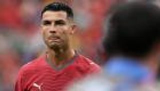 تيري هنري يشن هجوماً نارياً على كريستيانو رونالدو