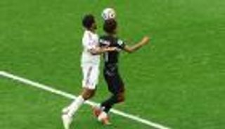 خبير تحكيمي لـ&laquo;العين الرياضية&raquo;: الحكم أسهم في انهيار منتخب قطر