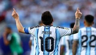 ليونيل ميسي قائد منتخب الأرجنتين