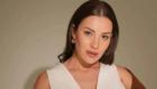 غياب أبطال مسلسل شراب التوت عن جنازة إيجي إيرتم يثير موجة من الجدل