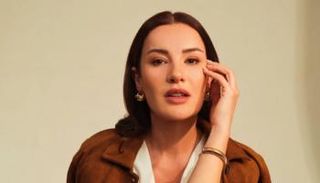 الفنانة التركية إيجي إيرتيم