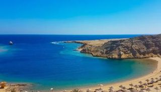 ساحل البحر الأحمر في مصر (الغردقة)