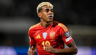 لامين يامال نجم منتخب إسبانيا
