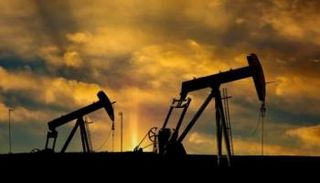 منصات برية للتنقيب عن النفط
