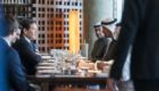 رئيس الإمارات يبحث مع وزير خارجية أمريكا ترسيخ أسباب الأمن والاستقرار بالمنطقة