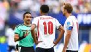 قانون فينيسيوس لا يعاقب زميله.. هل استحق بيلينغهام الطرد أمام غانا؟