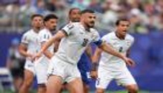الشكوك تحاصر نجم العراق قبل مباراة السنغال