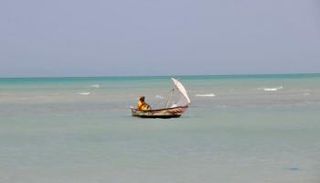 قارب صيد في سواحل الحديدة اليمنية