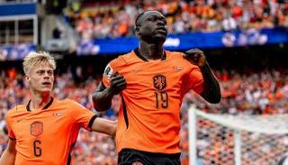 بريان بروبي لاعب منتخب هولندا