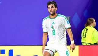 عوار لاعب منتخب الجزائر