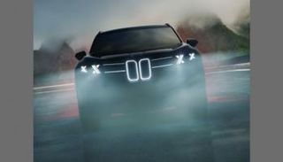 السيارة BMW iX5 - موقع ArenaEV