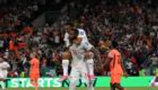 من &laquo;انتهازي&raquo; إلى &laquo;بطل شعبي&raquo;.. قصة رائعة لعيسى ديوب مع منتخب المغرب
