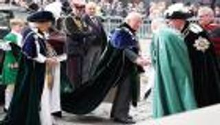 تحضير للمواجهة مع هاري؟.. عشاء ملكي سري قبل زيارة &laquo;الأمير المتمرد&raquo;