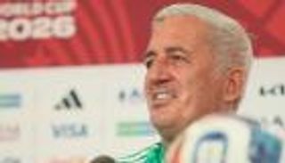مدرب الجزائر يفاجئ سويسرا قبل موقعة كأس العالم