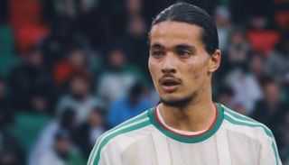 حاج موسى مهاجم منتخب الجزائر