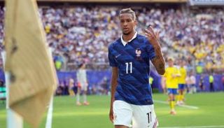 مايكل أوليس نجم منتخب فرنسا