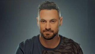 الفنان هادي أسود