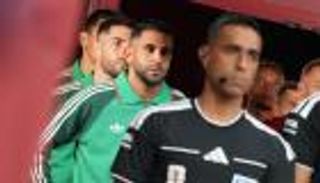 الضربة القاضية.. لاعبو الجزائر يثيرون الجدل ويرفضون المواجهة