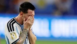 ليونيل ميسي قائد منتخب الأرجنتين