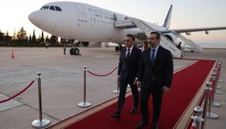 أسعد الشيباني وزير الخارجية السوري يستقبل الرئيس الفرنسي إيمانويل ماكرون في دمشق