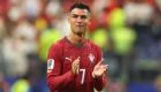 غضب شديد.. شاهد ردة فعل كريستيانو رونالدو بعد هدف إسبانيا (فيديو)