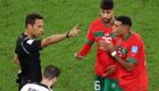 موعد مباراة المغرب وفرنسا.. الحكم الأرجنتيني يبشر أسود الأطلس بالمجد