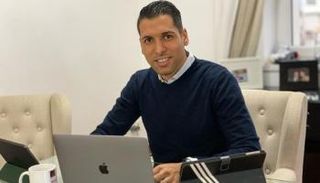 مطمور لاعب منتخب الجزائر السابق