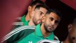 &laquo;انظرو إلى حسام حسن&raquo;.. أسطورة الجزائر يكشف أسباب خروج الخضر من كأس العالم 2026